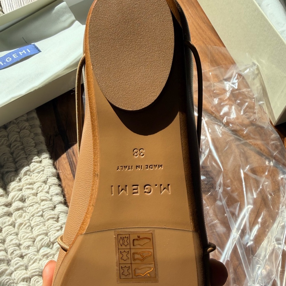 M. Gemi The Una Flats in Light Tan Nappa - Picture 4 of 12